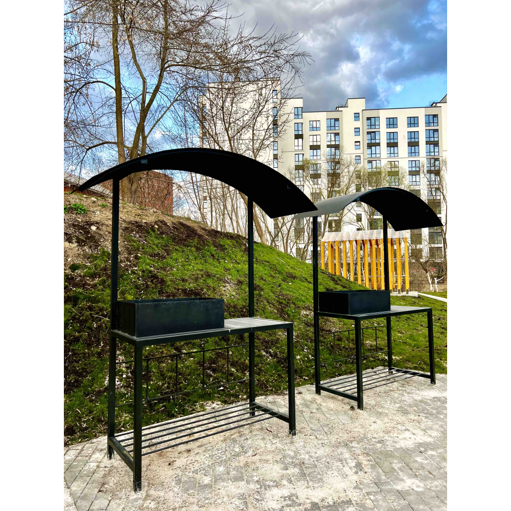 Мангал металевий з дашком і столиком